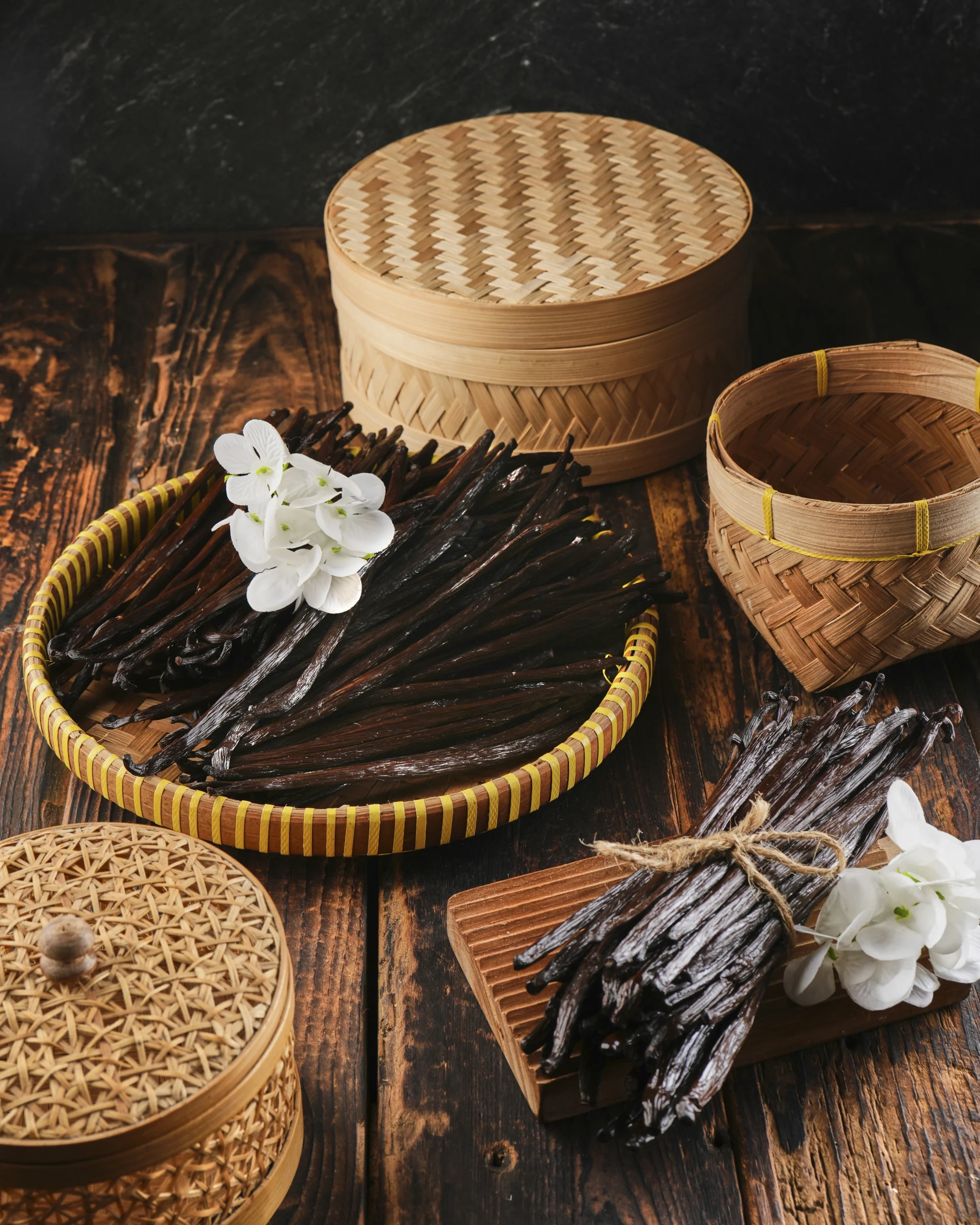 A premium supplier and exporter of Indonesian vanilla beans and vanilla powder, crafted for global culinary, beverage, and fragrance industries.